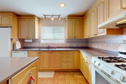 Photo 8 at 1926 W 62nd Avenue, S.W. Marine, Vancouver West