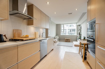 Photo 9 at 301 - 505 W 30th Avenue, Cambie, Vancouver West