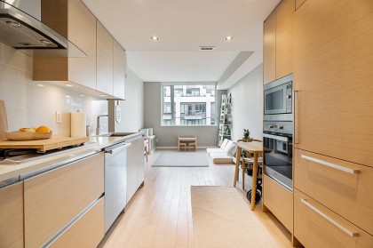 Photo 10 at 301 - 505 W 30th Avenue, Cambie, Vancouver West