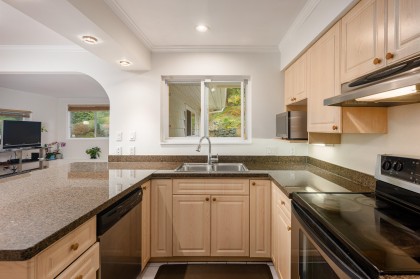 Photo 11 at 850 Jefferson Avenue, Sentinel Hill, West Vancouver