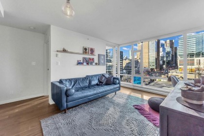 Photo 3 at 909 - 161 W Georgia Street, Downtown VW, Vancouver West