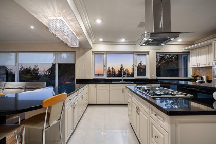 Photo 14 at 1562 Pinecrest Drive, Canterbury WV, West Vancouver
