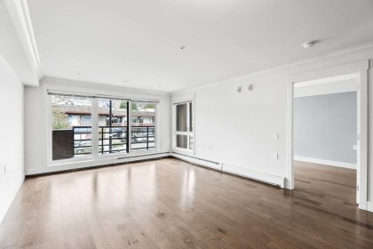 Photo 4 at 202 - 857 W 15th Street, Mosquito Creek, North Vancouver