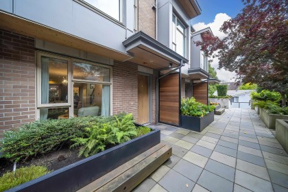 Photo 3 at 5532 Oak Street, Cambie, Vancouver West