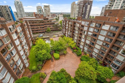 Photo 2 at 707 - 950 Drake Street, Downtown VW, Vancouver West