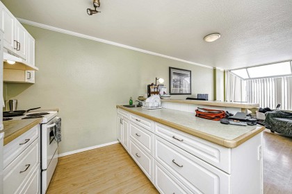 Photo 3 at 610 - 1330 Burrard Street, Downtown VW, Vancouver West