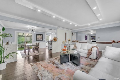 Photo 7 at 4380 Woodcrest Road, Cypress Park Estates, West Vancouver