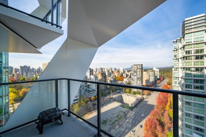 Photo 19 at 1905 - 620 Cardero Street, Coal Harbour, Vancouver West