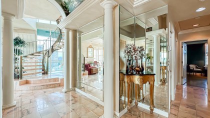 Photo 1 at 17 - 1861 Beach Avenue, West End VW, Vancouver West