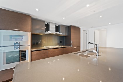 Photo 3 at 603 - 1571 W 57th Avenue, South Granville, Vancouver West