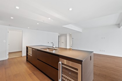 Photo 4 at 603 - 1571 W 57th Avenue, South Granville, Vancouver West