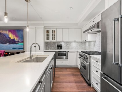 Photo 9 at 100 - 656 W 13th Avenue, Fairview VW, Vancouver West