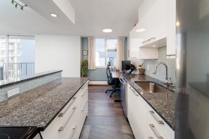 Photo 12 at 2004 - 1251 Cardero Street, West End VW, Vancouver West