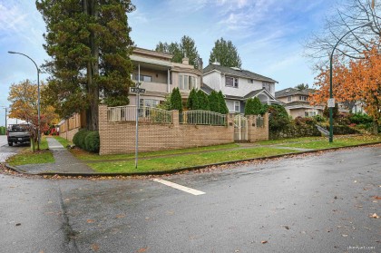 Photo 2 at 2908 W 30th Avenue, MacKenzie Heights, Vancouver West