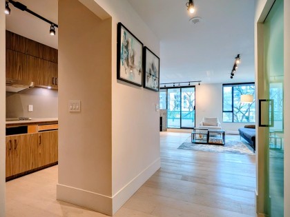 Photo 3 at 3D - 328 Taylor Way, Park Royal, West Vancouver