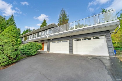 Photo 2 at 2615 Skilift Place, Chelsea Park, West Vancouver