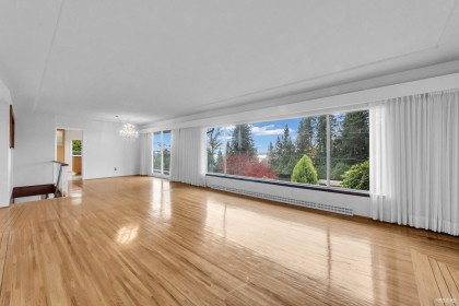 Photo 5 at 2615 Skilift Place, Chelsea Park, West Vancouver