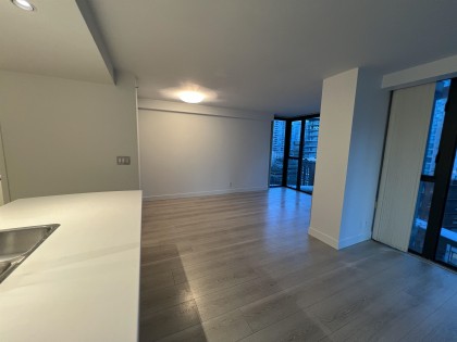 Photo 7 at 909 - 1331 W Georgia Street, Coal Harbour, Vancouver West