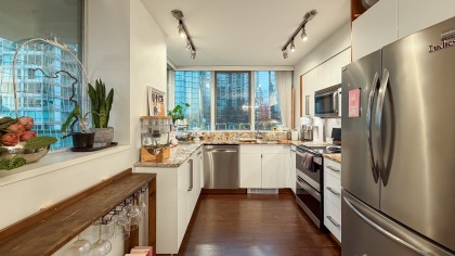 Photo 11 at 506 - 588 Broughton Street, Coal Harbour, Vancouver West