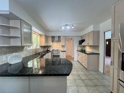 Photo 14 at 3791 Southridge Avenue, Bayridge, West Vancouver