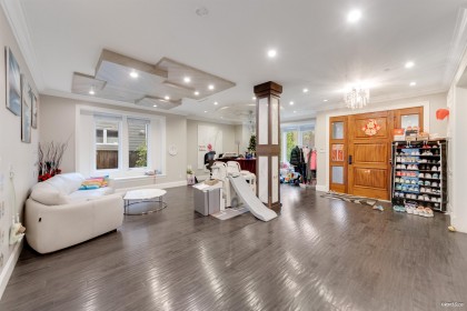 Photo 2 at 3029 W 45th Avenue, Kerrisdale, Vancouver West