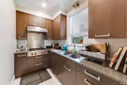 Photo 10 at 3029 W 45th Avenue, Kerrisdale, Vancouver West