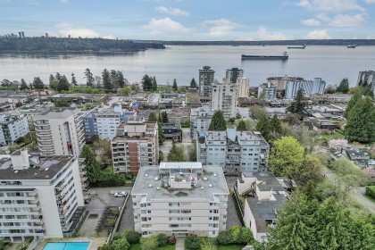 Photo 2 at 101 - 1750 Esquimalt Avenue, Ambleside, West Vancouver