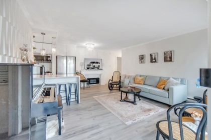 Photo 6 at 101 - 1750 Esquimalt Avenue, Ambleside, West Vancouver