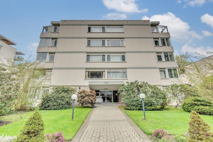 Photo 3 at 101 - 1750 Esquimalt Avenue, Ambleside, West Vancouver