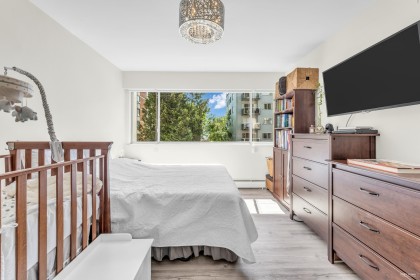 Photo 20 at 101 - 1750 Esquimalt Avenue, Ambleside, West Vancouver