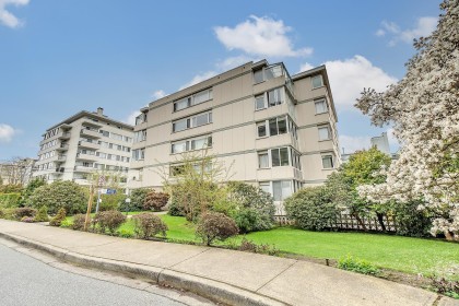 Photo 4 at 101 - 1750 Esquimalt Avenue, Ambleside, West Vancouver