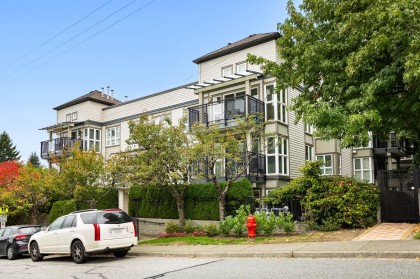 Photo 2 at 301 - 106 W Kings Road, Upper Lonsdale, North Vancouver