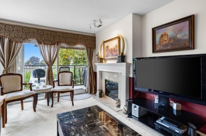 Photo 16 at 301 - 106 W Kings Road, Upper Lonsdale, North Vancouver