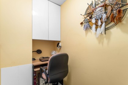 Photo 20 at 301 - 106 W Kings Road, Upper Lonsdale, North Vancouver