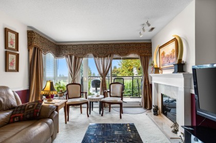 Photo 18 at 301 - 106 W Kings Road, Upper Lonsdale, North Vancouver