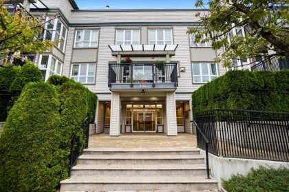 Photo 4 at 301 - 106 W Kings Road, Upper Lonsdale, North Vancouver