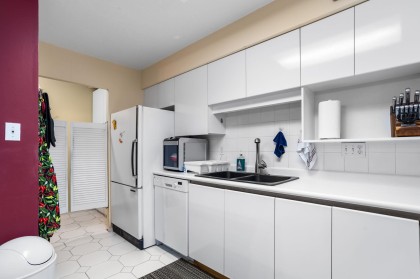 Photo 8 at 301 - 106 W Kings Road, Upper Lonsdale, North Vancouver