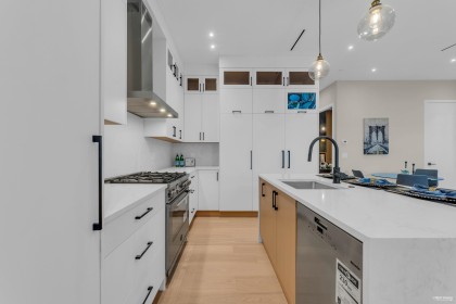 Photo 10 at 1 - 4150 W 14th Avenue, Point Grey, Vancouver West