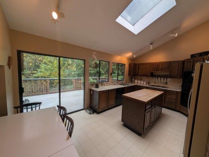 Photo 9 at 1498 Chamberlain Drive, Lynn Valley, North Vancouver