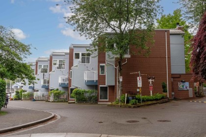 Photo 23 at 1596 Island Park Walk, False Creek, Vancouver West