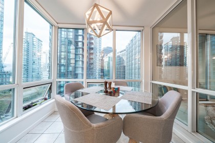 Photo 5 at 903 - 1166 Melville Street, Coal Harbour, Vancouver West