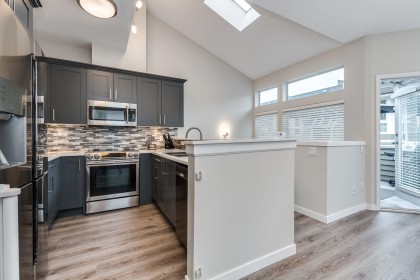 Photo 17 at 4 - 233 E 6th Street, Lower Lonsdale, North Vancouver