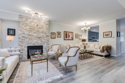 Photo 3 at 4 - 233 E 6th Street, Lower Lonsdale, North Vancouver