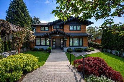 Photo 1 at 1116 Lawson Avenue, Ambleside, West Vancouver