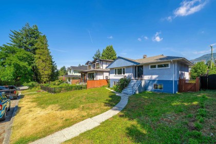 Photo 2 at 432 W 25th Street, Upper Lonsdale, North Vancouver