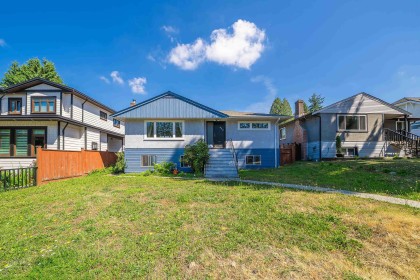 Photo 3 at 432 W 25th Street, Upper Lonsdale, North Vancouver