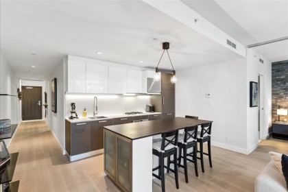 Photo 7 at 402 - 1477 W Pender Street, Coal Harbour, Vancouver West