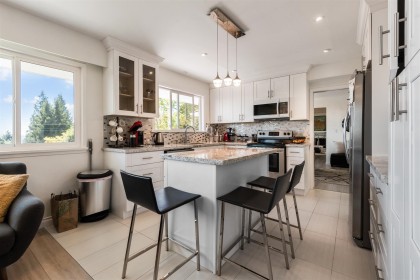 Photo 6 at 1895 Rosebery Avenue, Queens, West Vancouver