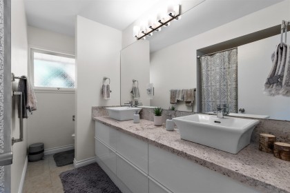 Photo 14 at 1895 Rosebery Avenue, Queens, West Vancouver