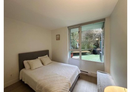 Photo 4 at 202 - 1033 Marinaside Crescent, Yaletown, Vancouver West